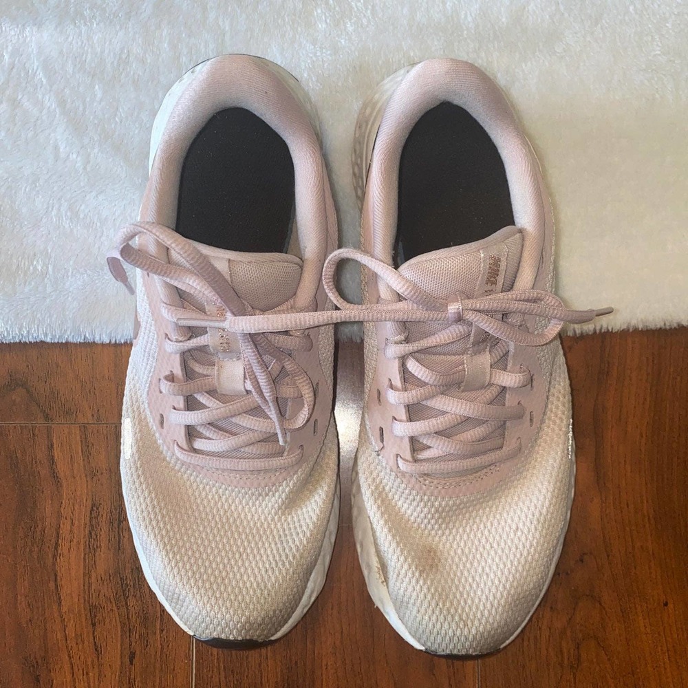 Women's Rose Gold Nike Tennis Shoes size 8